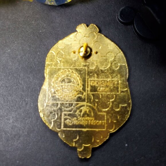 Disney Alice Wonderland Trading Pin Big Head Lapel Pin Badge Brooch Accessories - Picture 4 of 5